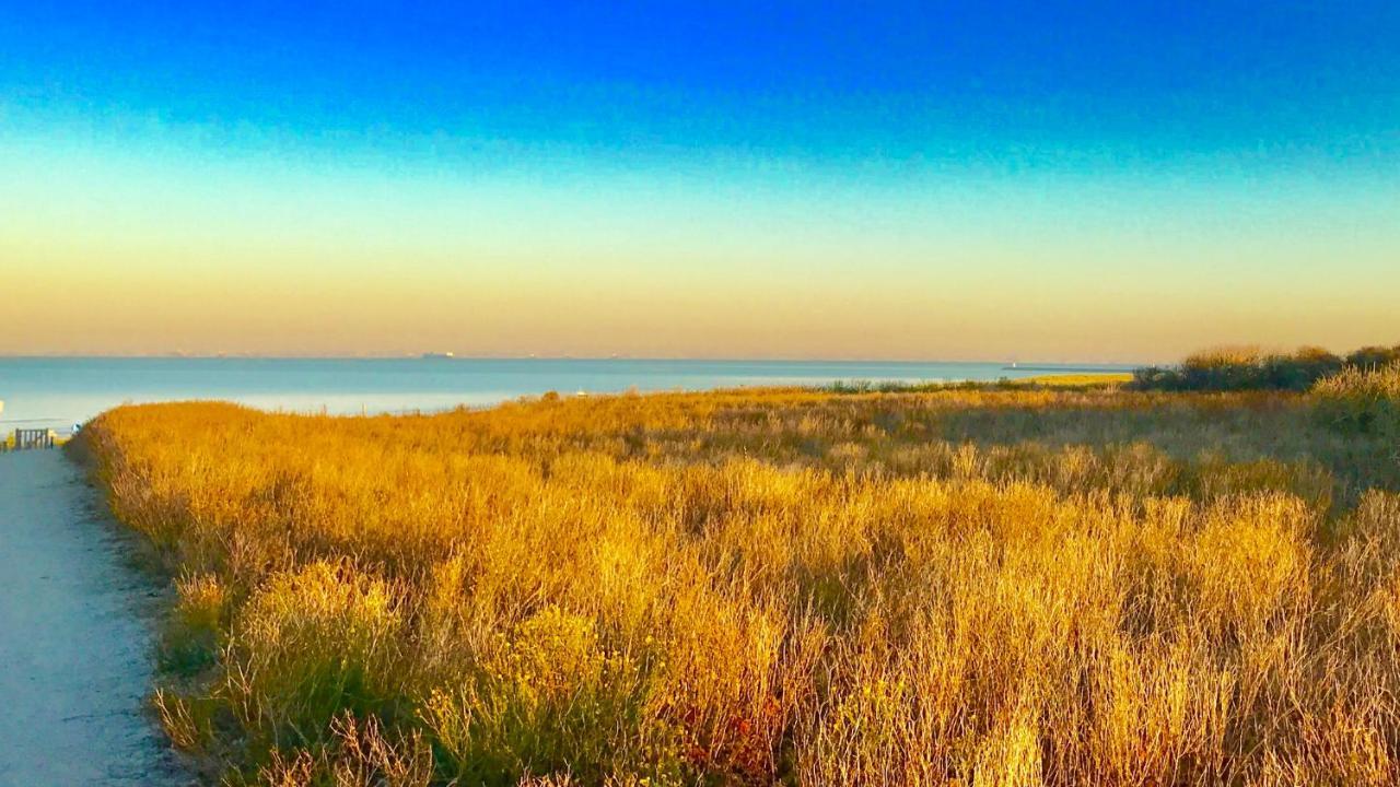Boutique Hide & Seek, Bed & Beach Bed & Breakfast Хага Екстериор снимка